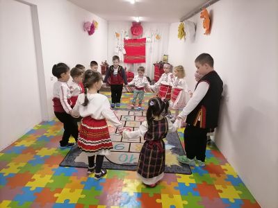 Български народни обичаи и традиции - ЧДГ Чебурашка - град Варна