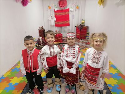 Български народни обичаи и традиции - ЧДГ Чебурашка - град Варна